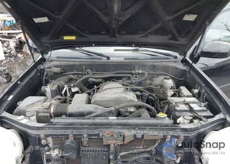 2001 Toyota Sequoia Sr5 V8 z USA, uszkodzony, nr VIN 5TDBT44A41S047170